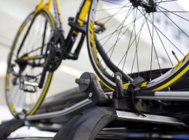 En bil kommer lastad – med cyklar?